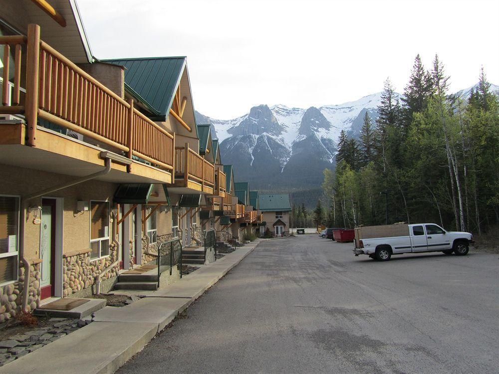 Inn Of The Rockies Canmore Exterior photo