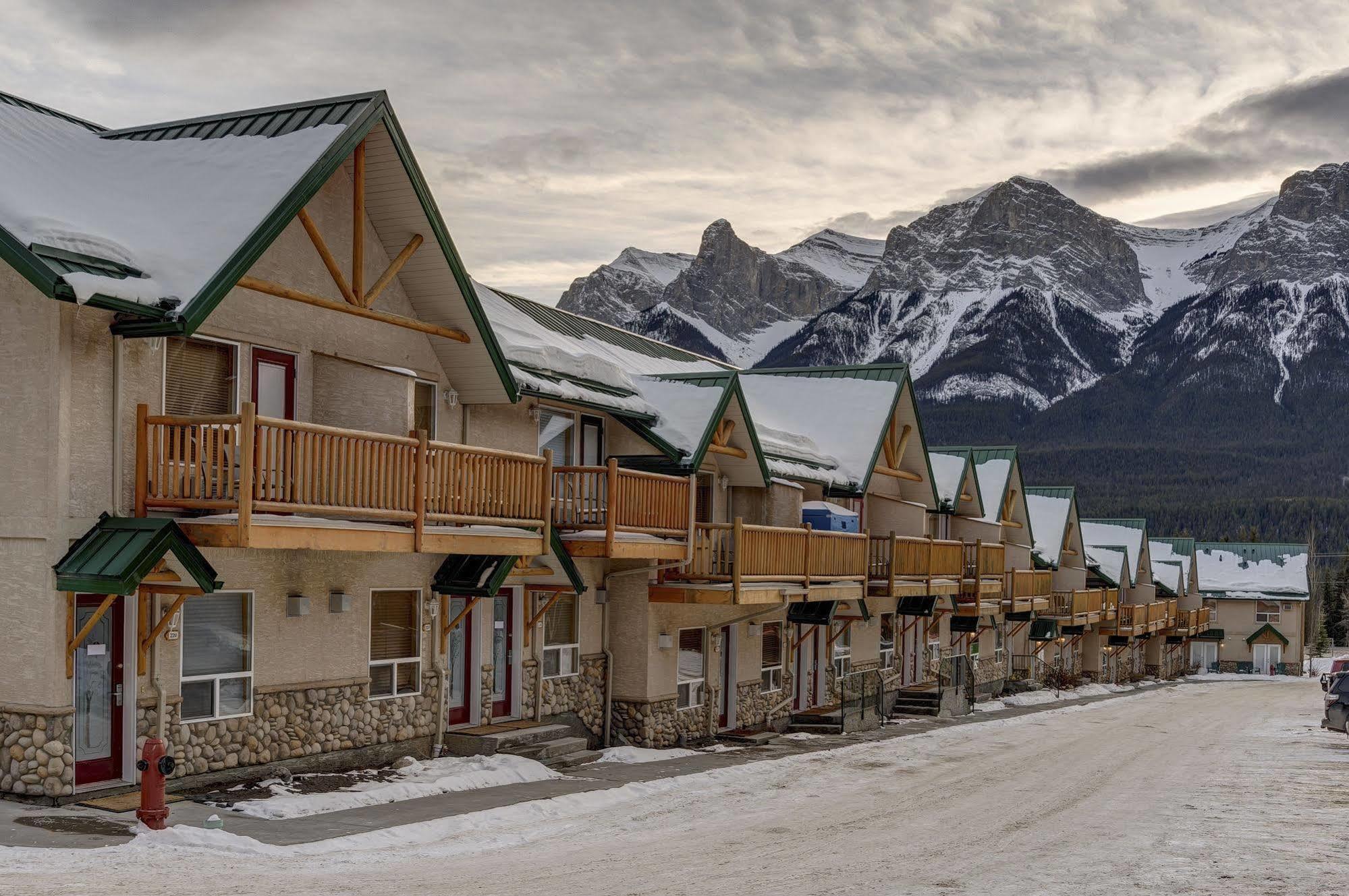 Inn Of The Rockies Canmore Exterior photo
